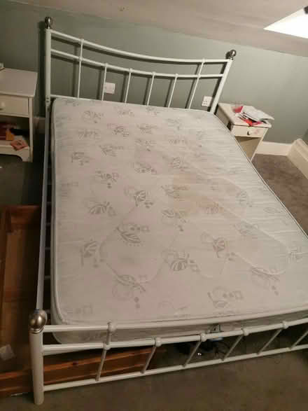 Photo of free Double bed (Woodside CR0) #1