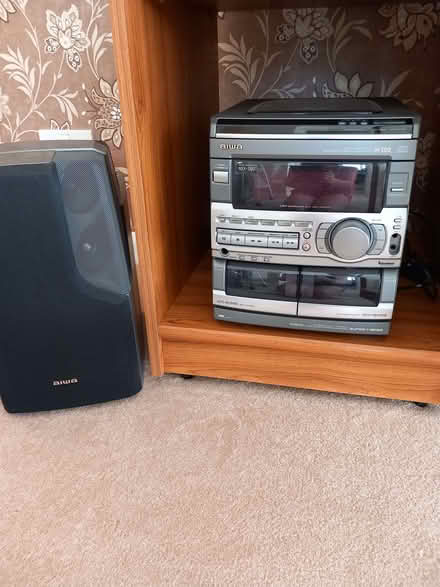 Photo of free Aiwa Compact Disc Stereo System (Braintree CM7) #2