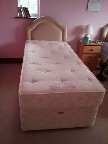 Photo of free Single divan beds with storage drawers (Four Crosses SY22) #1