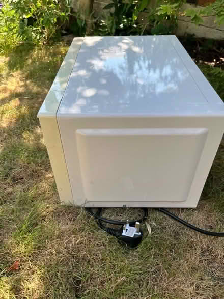 Photo of free microwave oven (BS5 Bristol nr whitehallschool) #2