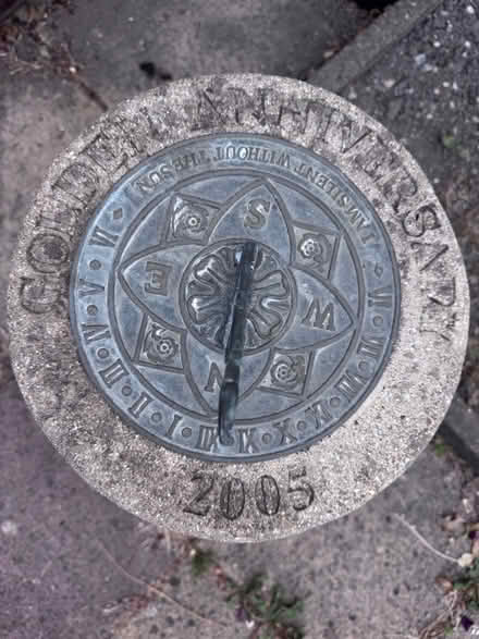 Photo of free Sundial on stone base (Winchester SO23) #3