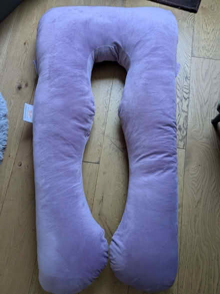 Photo of free Pregnancy/ nursing pillow (Woodside CR0) #1