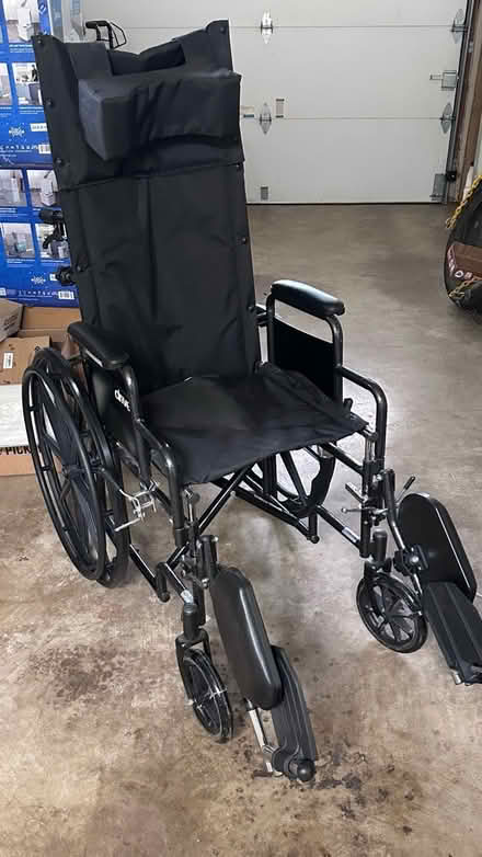 Photo of free Reclining manual wheel chair (Fort Hunt) #1