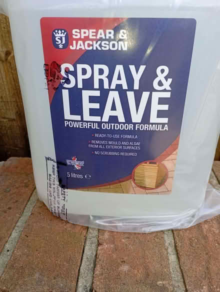 Photo of free Spear and Jackson 'Spray and leave' , algae remover (Durkar WF4) #1