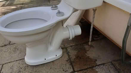 Photo of free Bathroom (Maidstone ME15) #4