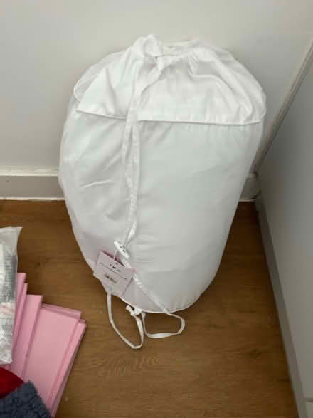 Photo of free Duvet Hog duvet (LA4) #2