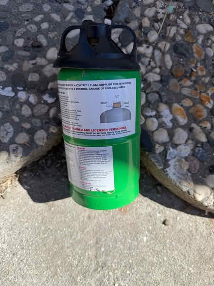 Photo of free Refillable 1lb propane tank (East Palo Alto CA) #2
