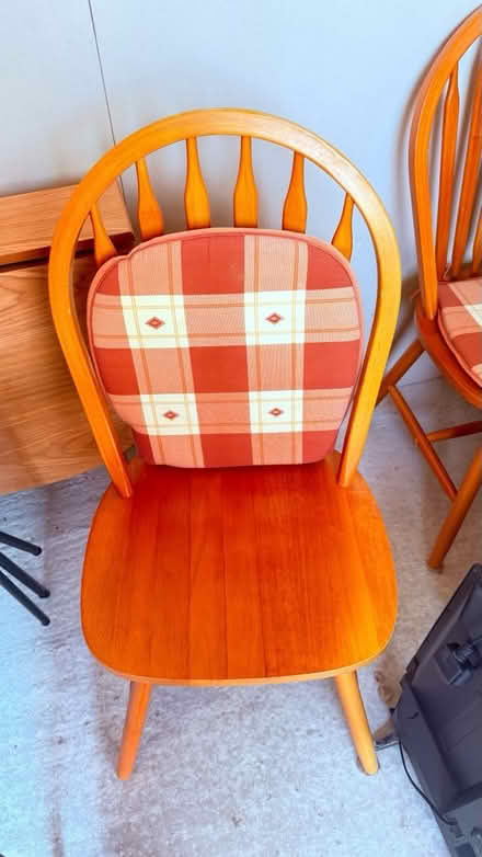 Photo of free Round table and 4x chairs (Earls Colne CO6) #2
