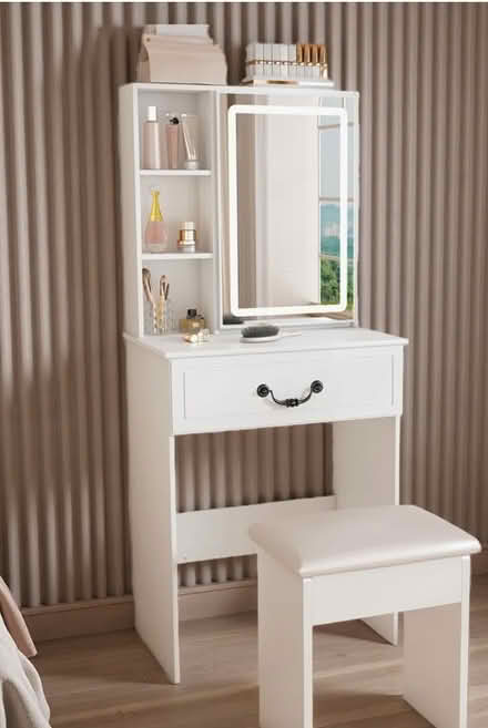 Photo of Small vanity with mirror (& stool?) (Avalon park) #2