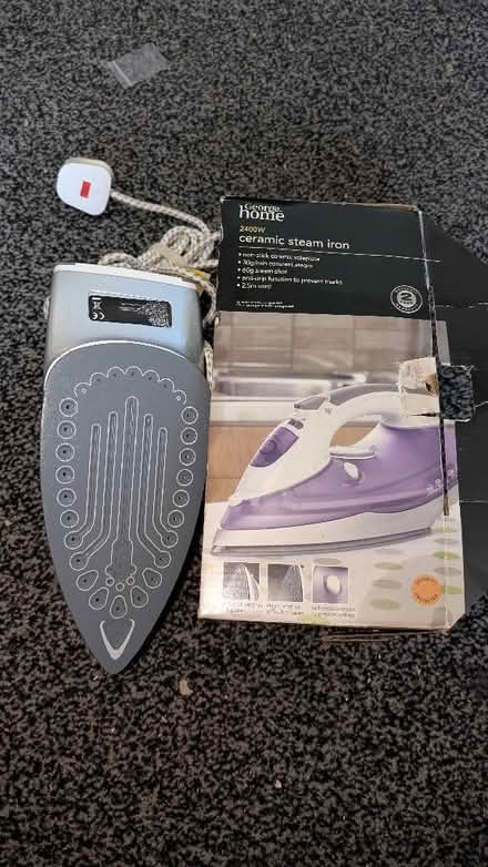 Photo of free Steam Iron (Holmewood BD4) #2
