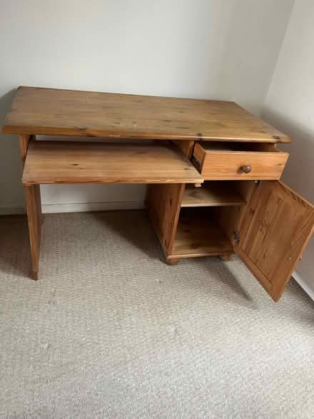 Photo of free Pine desk (Harrogate (HG2)) #2