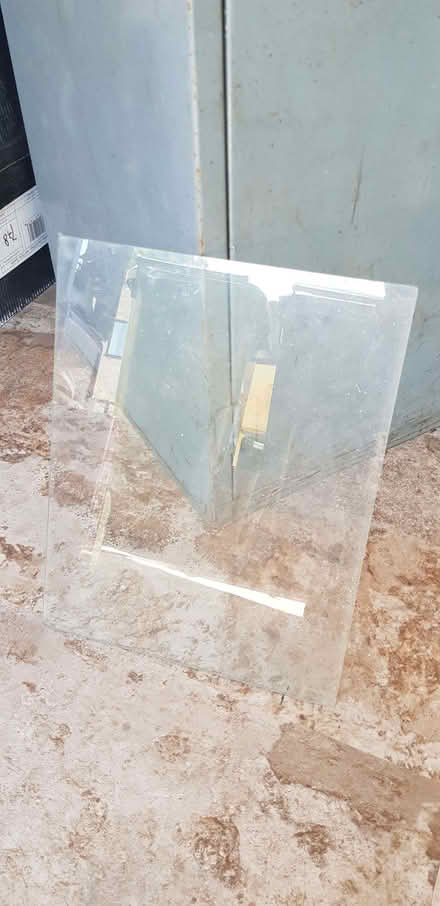 Photo of free 6 off small panes of glass (Lightpill GL5) #1