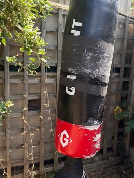 Photo of free Free Freestanding Punch Bag (Rainham RM13) #3