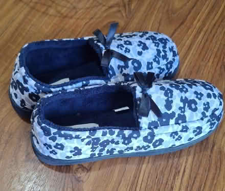 Photo of free Ladies slippers size 6 - Brand new (Woodseats, S8) #1