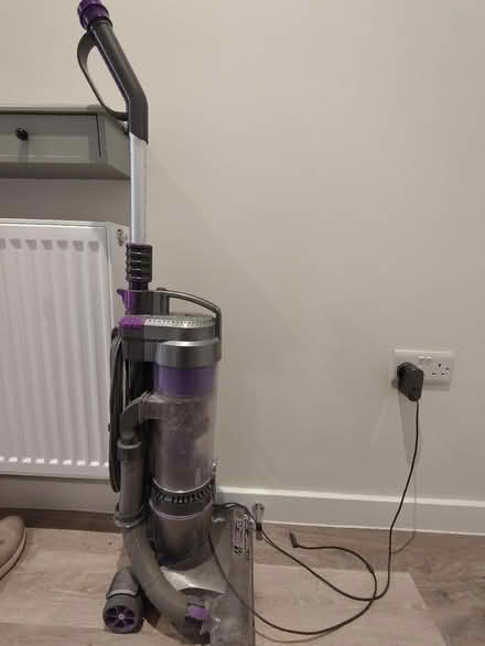 Photo of free Vax Air Reach Upright Vacuumcleaner (Barkingside (IG6 1G)) #2