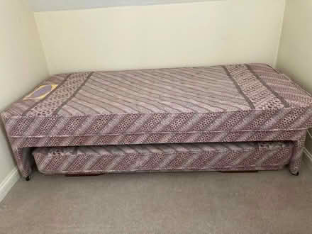 Photo of free Single bed with 2nd trundle bed (Fishlake Meadows, Romsey) #1