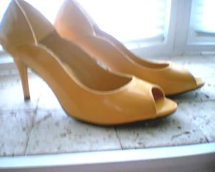 Photo of free High Heels Stiletto s.10 (Queen/Rutherford in Brampton) #1