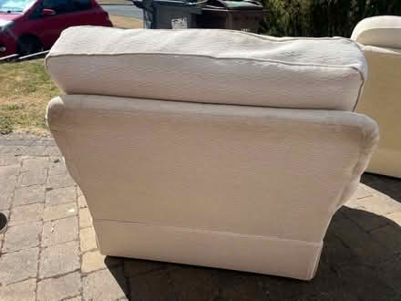 Photo of free Cream suite (Knowle B93) #4