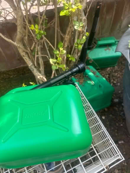 Photo of free 3 petrol and and a cat carrier (Se6 2ha) #1