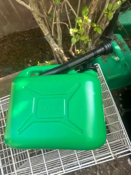 Photo of free 3 petrol and and a cat carrier (Se6 2ha) #2