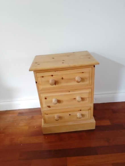 Photo of free Bedside cabinet (Shurlock Row RG10) #1
