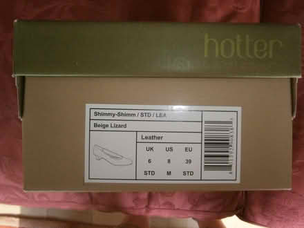 Photo of free Hotter “Shimmy-Shimm” womens’ leather court shoes (Denham UB9) #3