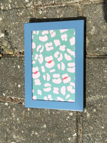 Photo of free blue 6x4 metal photo frame (Calverton MK11) #1