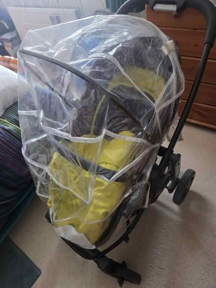 Photo of free Quinny Moodd pram & car seat system (dorset BH12) #1