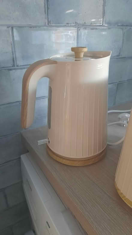 Photo of free kettle (Longton PR4) #1