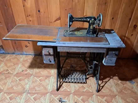 Photo of free Singer Sewing Machine (City of Ithaca) #2