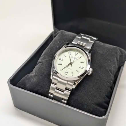 Photo of Watch (Sheen Gate SW14) #1