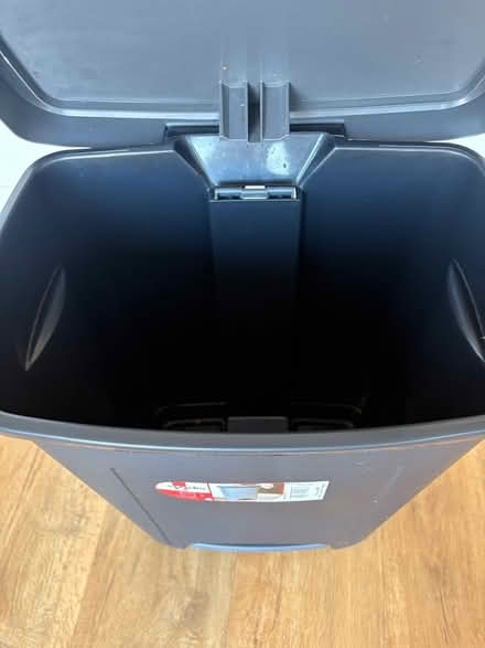 Photo of free Pedal bin (IP6 8UJ) #3