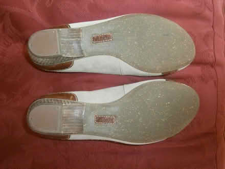 Photo of free Clarks “Genova Alpine” womens’ leather court shoes (Denham UB9) #2