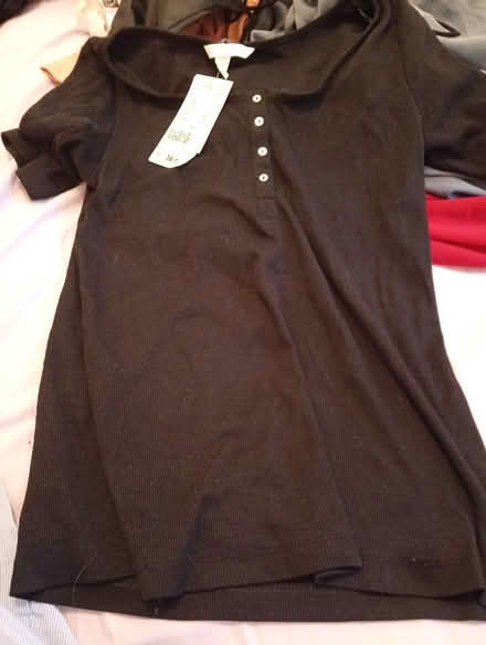 Photo of free H&m black short sleeve top (Fords Farm RG30) #1