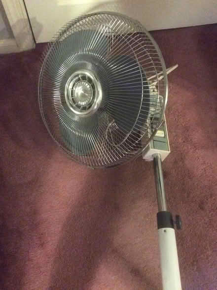 Photo of free Standing fan - mount broken (near Feasterville) #1
