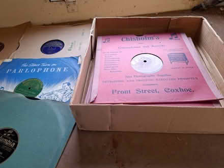 Photo of free Box of 78 rpm Records (Oakbank PH1) #1