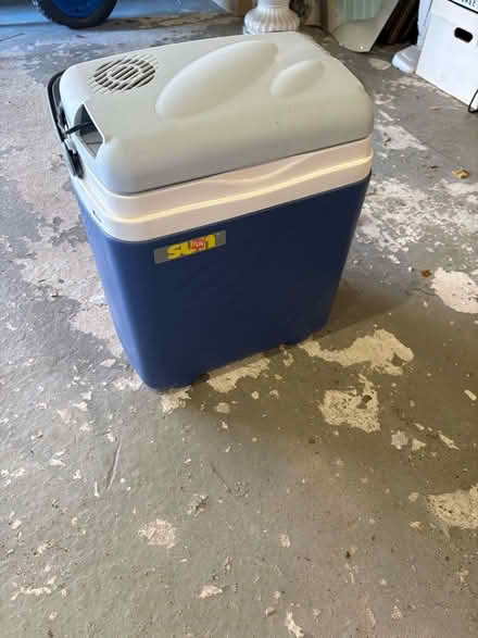 Photo of free Large cool box (Walton Summit PR5) #1