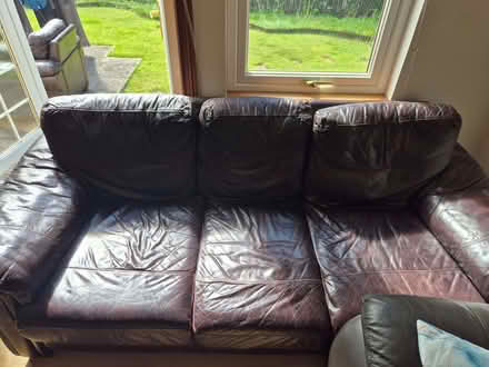 Photo of free Brown leather sofa (Glenrothes KY7) #1