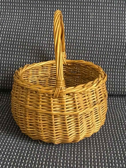 Photo of free Small 6 inch Wicker Rattan Basket with Handle (Chorlton M21) #3
