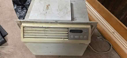 Photo of free Window AC (Waltham/Lincoln line N. of 117) #1