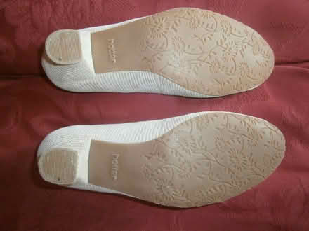 Photo of free Hotter “Shimmy-Shimm” womens’ leather court shoes (Denham UB9) #2