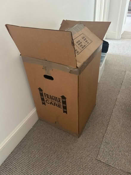 Photo of free Large moving box (Fulham SW6) #1