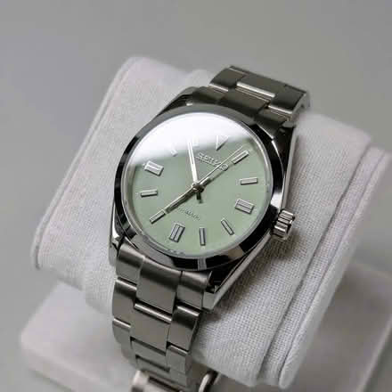 Photo of Watch (Sheen Gate SW14) #2