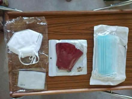 Photo of free Face masks and sanitising gel (near Dublin 8) #3