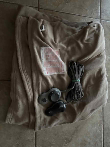 Photo of free Heated blanket (Near Ridgedale) #1