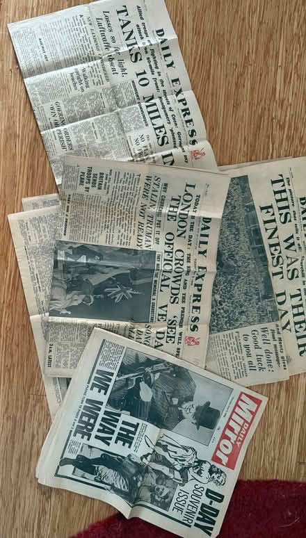 Photo of free World War II original newspaper articles (Laindon SS15) #1