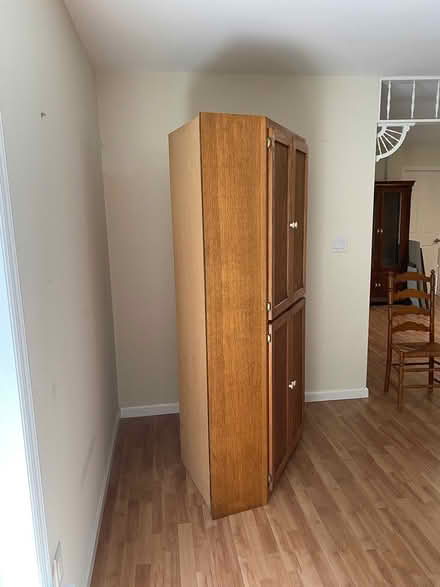 Photo of free Oak corner cabinet/TV cabinet (Calverton, NY) #4