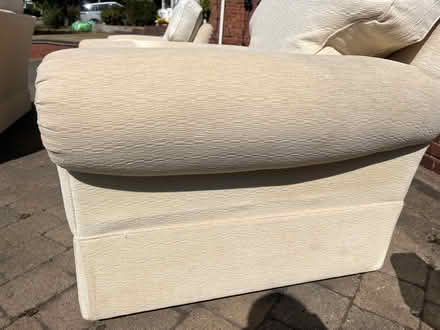 Photo of free Cream suite (Knowle B93) #2