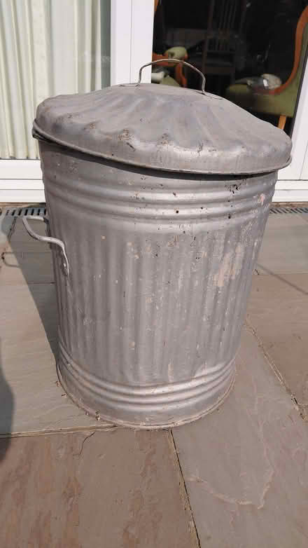 Photo of free Metal dustbin (Aldrington BN3) #1