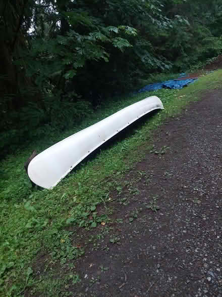 Photo of free 16 ft white canoe (Granite falls) #1
